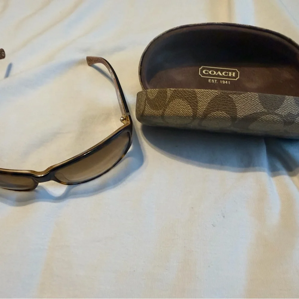 Coach Sunglasses with Case - Picture 2 of 4